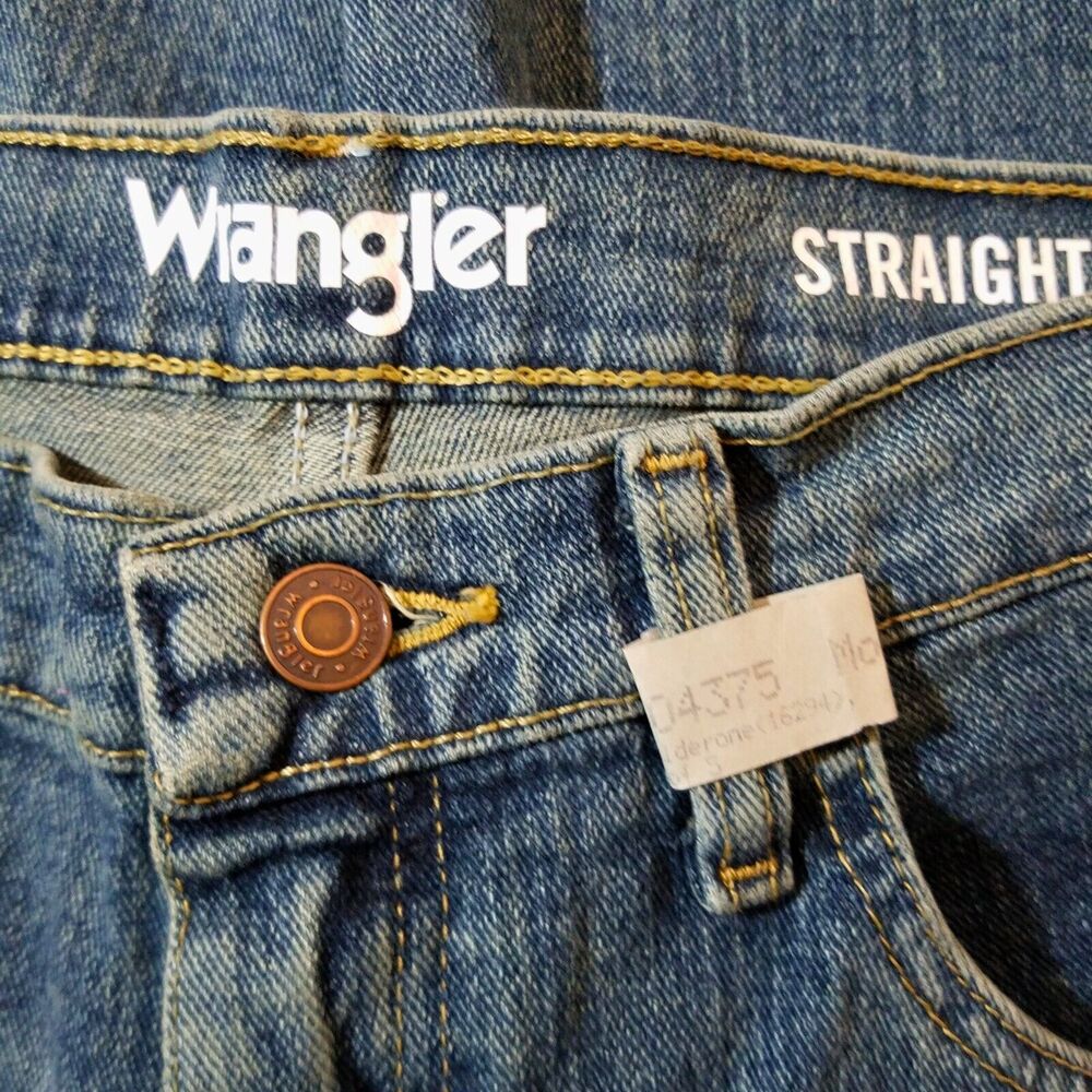 Wrangler Jeans Men’s 31x32 Blue Regular Fit Straight Leg Stretch Denim - Picture 4 of 5